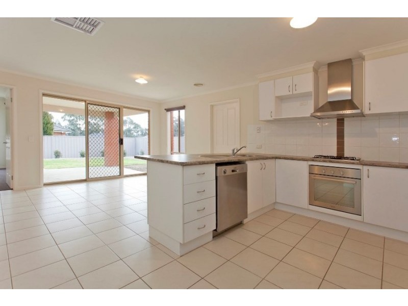 12 Sugar Gum Road, Thurgoona NSW 2640