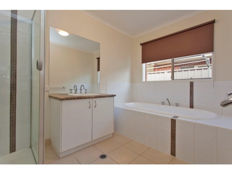12 Sugar Gum Road, Thurgoona NSW 2640