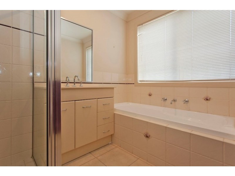 44 Winnell Court, Thurgoona NSW 2640