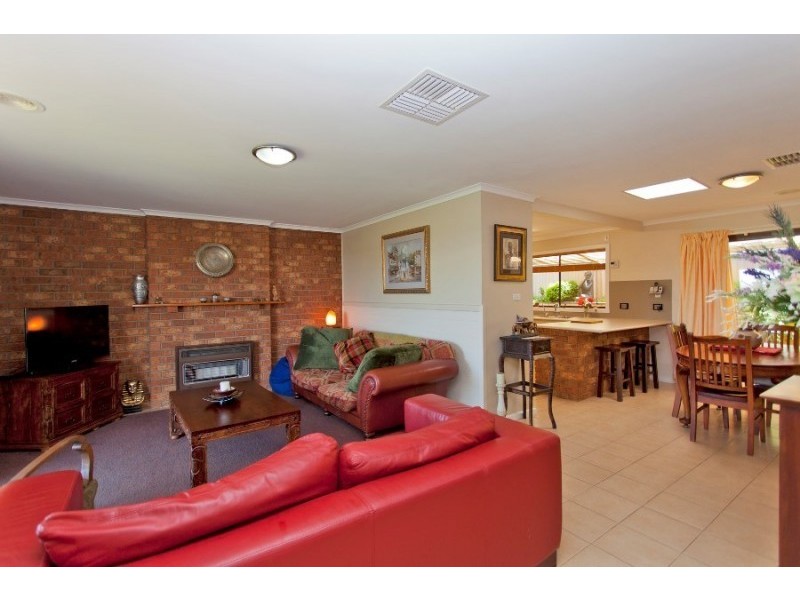 389 Halehaven Crescent, Lavington NSW 2641