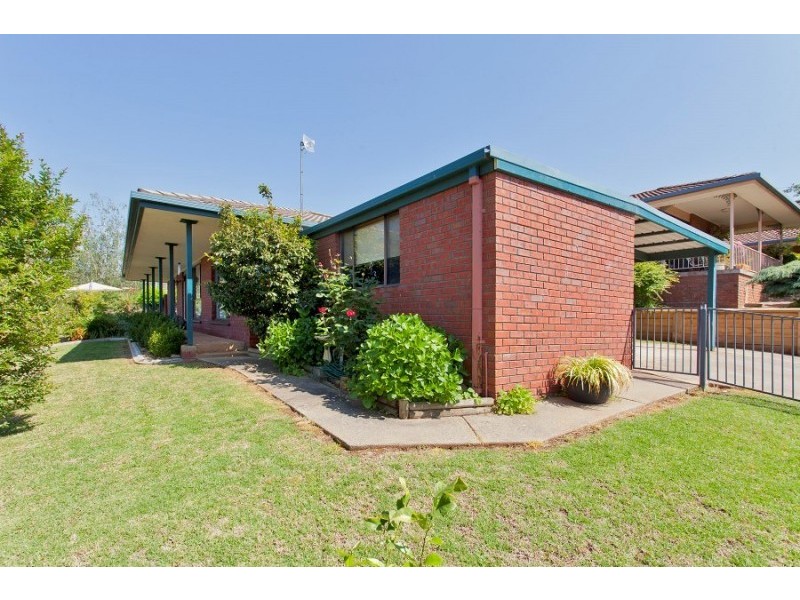 389 Halehaven Crescent, Lavington NSW 2641