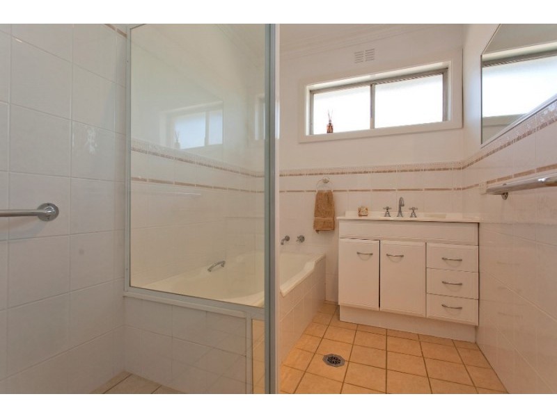 423 Kotthoff Street, Lavington NSW 2641