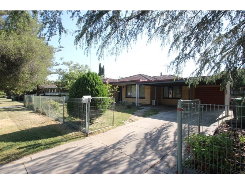 385 Dale Crescent, Lavington NSW 2641