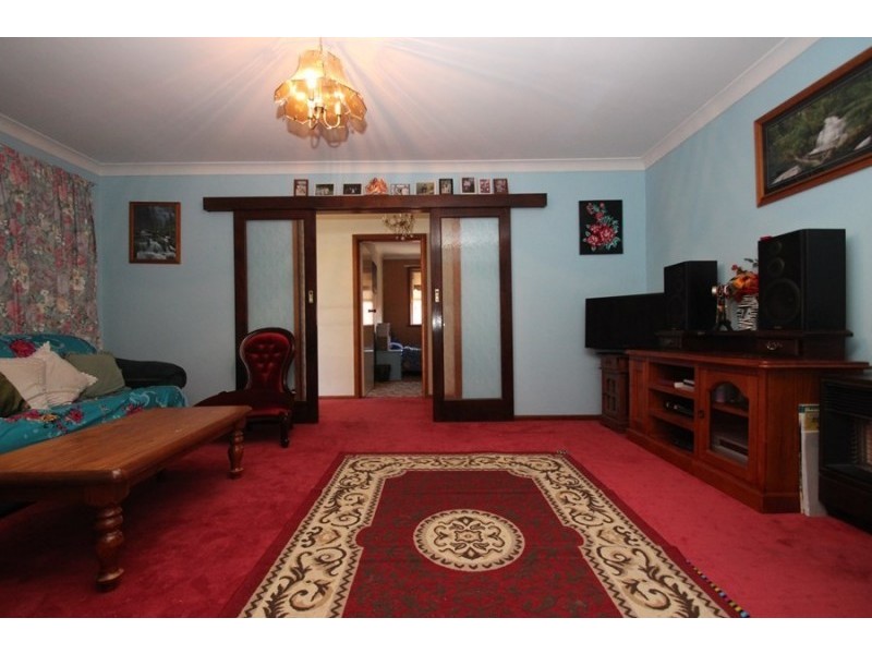 385 Dale Crescent, Lavington NSW 2641