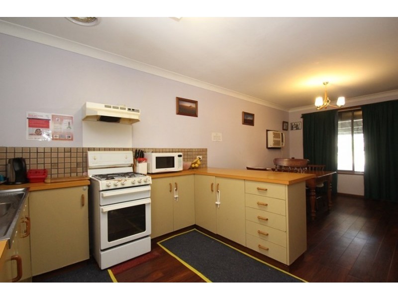 385 Dale Crescent, Lavington NSW 2641