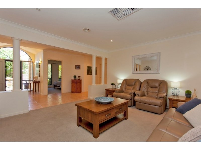 10 Paton Close, Thurgoona NSW 2640