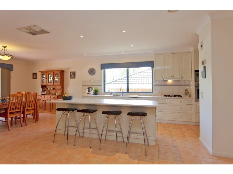 10 Paton Close, Thurgoona NSW 2640