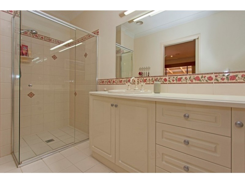 10 Paton Close, Thurgoona NSW 2640