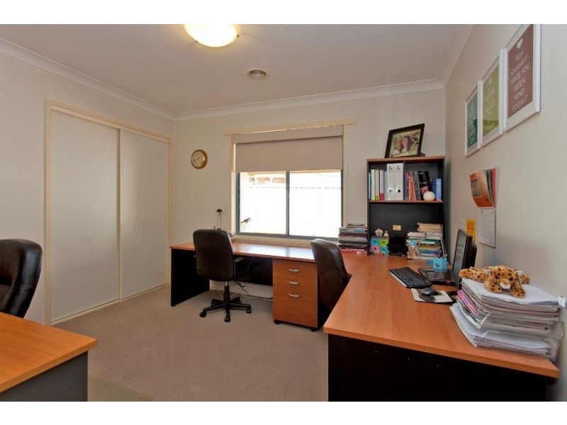 10 Paton Close, Thurgoona NSW 2640