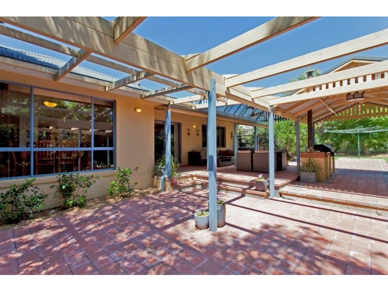 10 Paton Close, Thurgoona NSW 2640