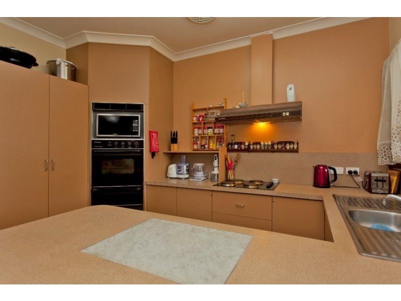 564 Greyfern Court, Lavington NSW 2641