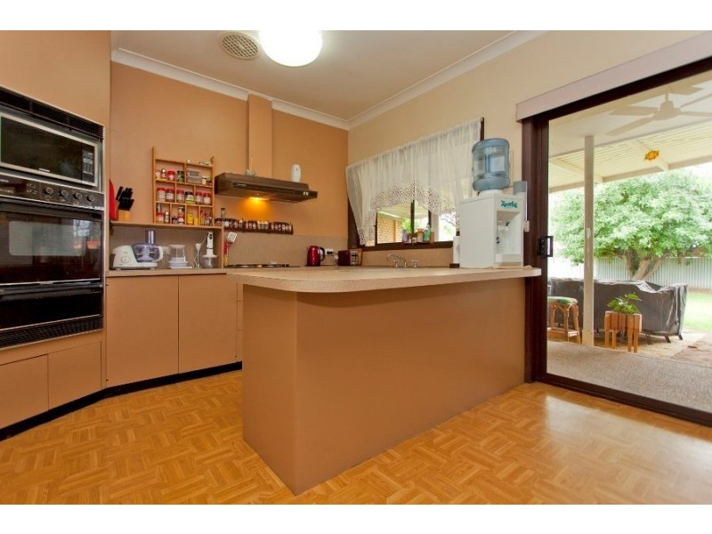 564 Greyfern Court, Lavington NSW 2641