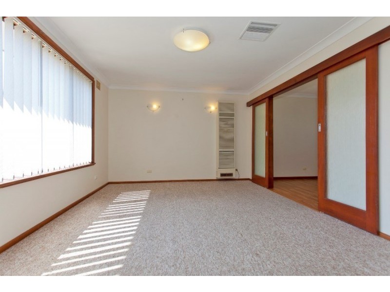 383 Gayview Crescent, Lavington NSW 2641