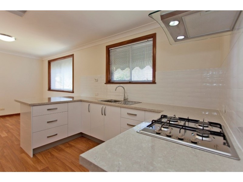 383 Gayview Crescent, Lavington NSW 2641