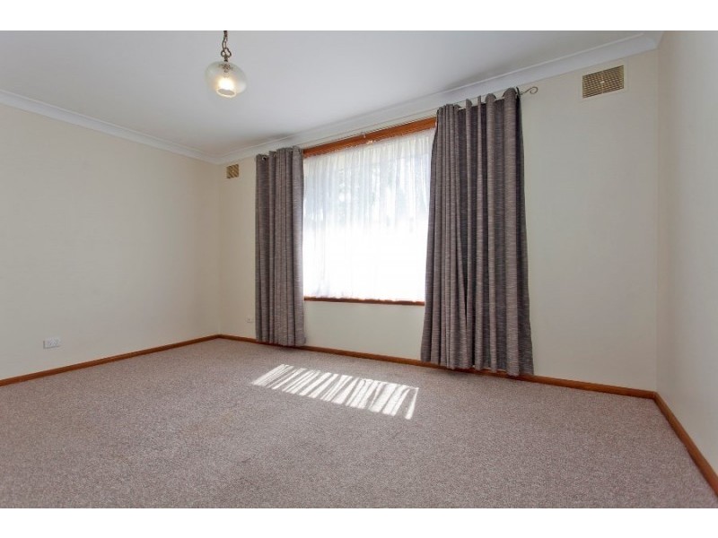 383 Gayview Crescent, Lavington NSW 2641