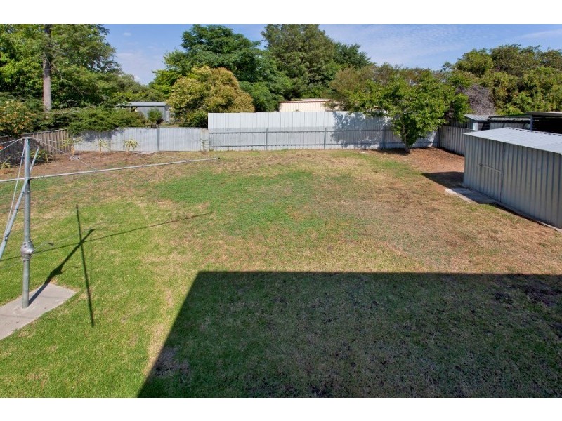 383 Gayview Crescent, Lavington NSW 2641