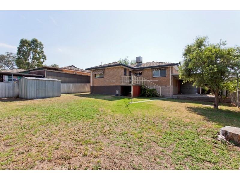 383 Gayview Crescent, Lavington NSW 2641