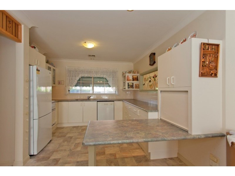 437 Tumgarra Place, Lavington NSW 2641