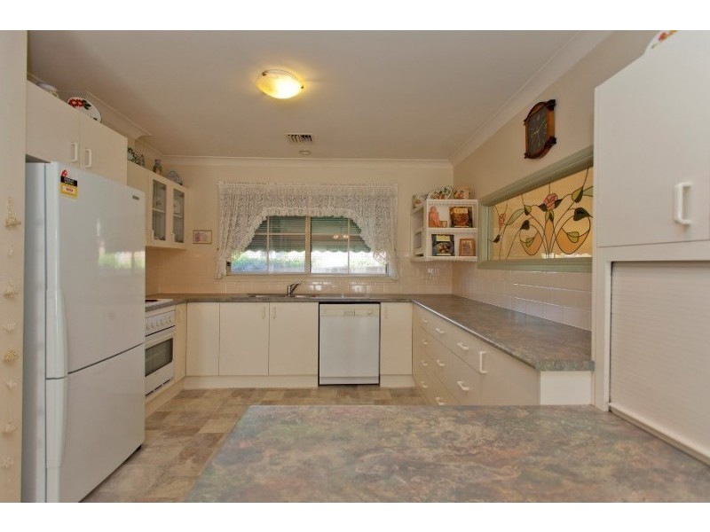 437 Tumgarra Place, Lavington NSW 2641