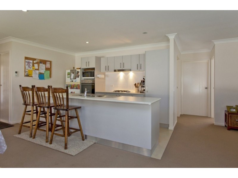 12 Nicola Place, Lavington NSW 2641