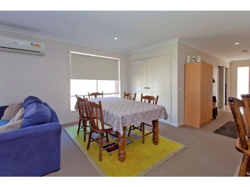 12 Nicola Place, Lavington NSW 2641