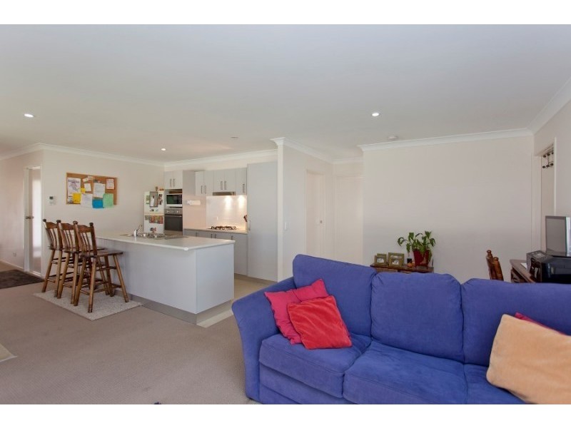 12 Nicola Place, Lavington NSW 2641