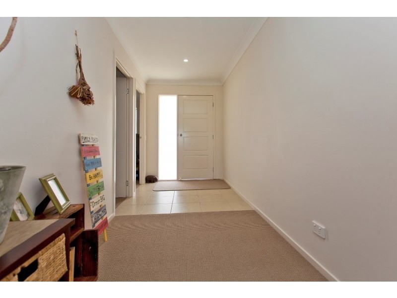 12 Nicola Place, Lavington NSW 2641