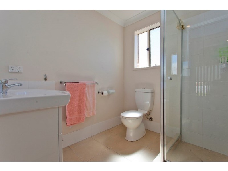 12 Nicola Place, Lavington NSW 2641