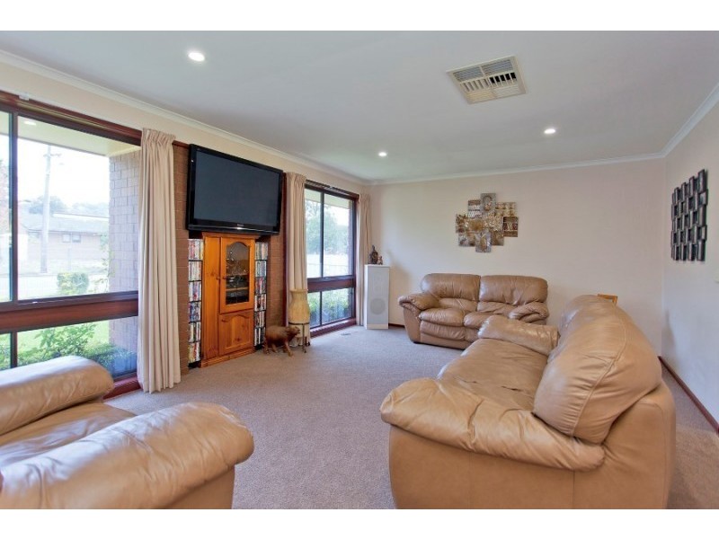 425 Kaitlers Road, Lavington NSW 2641