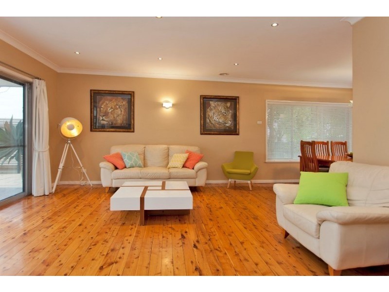 356 Shirleen Crescent, Lavington NSW 2641