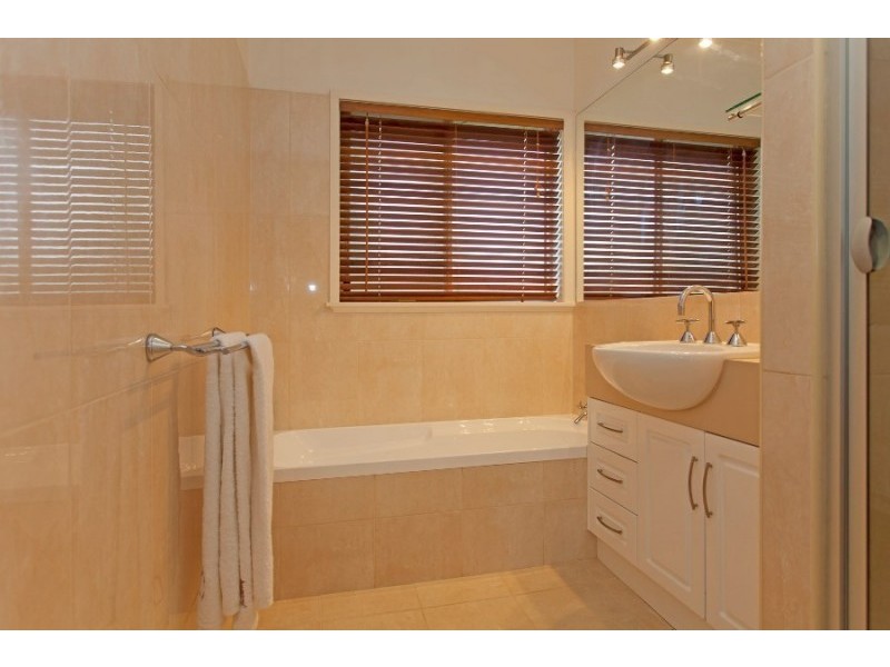 356 Shirleen Crescent, Lavington NSW 2641