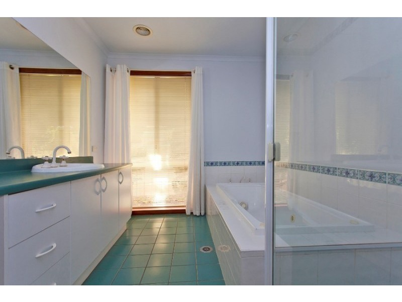 33 Irene Court, North Albury NSW 2640