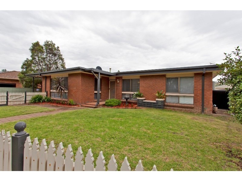 576 Mann Street, Lavington NSW 2641