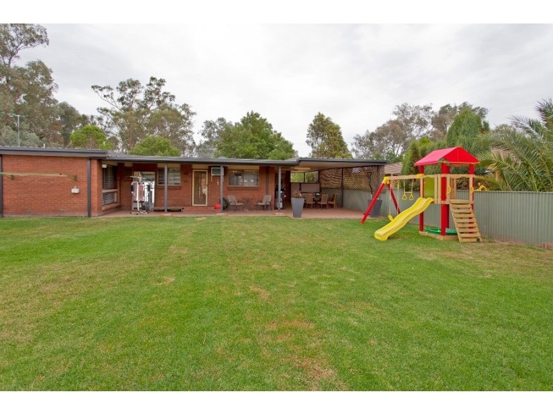 576 Mann Street, Lavington NSW 2641