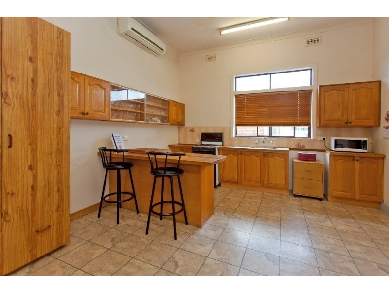 471 Griffith Road, Lavington NSW 2641