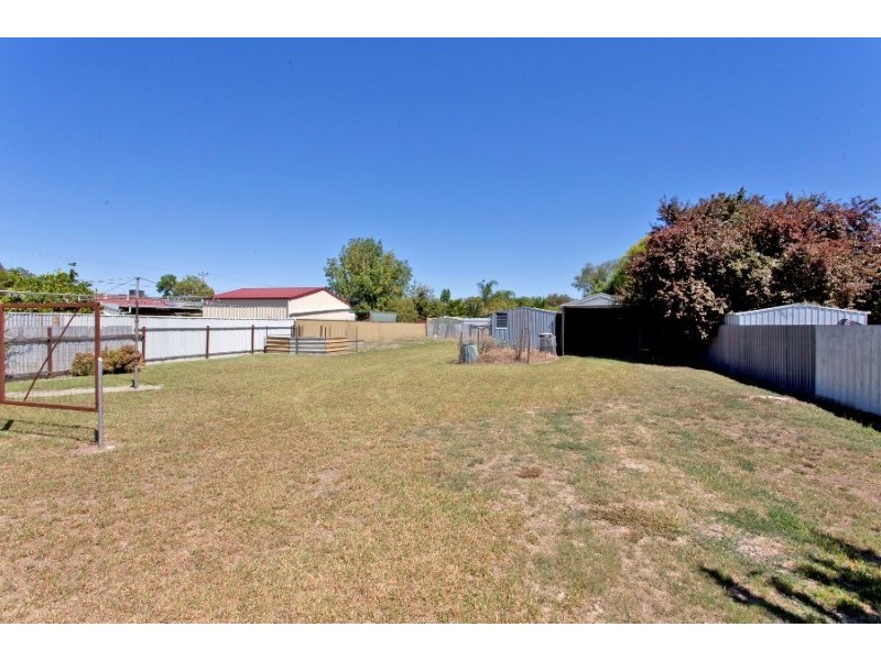 515 Kemp Street, Lavington NSW 2641