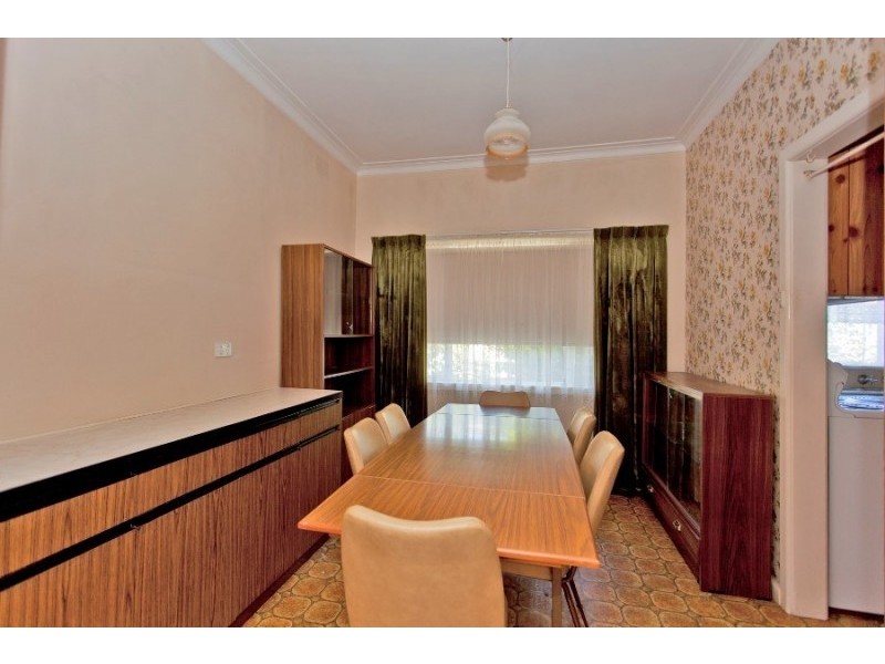 515 Kemp Street, Lavington NSW 2641