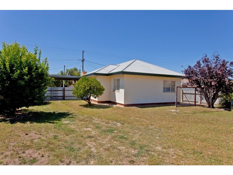 515 Kemp Street, Lavington NSW 2641