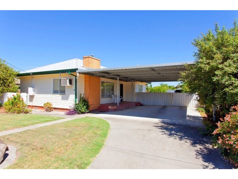 515 Kemp Street, Lavington NSW 2641