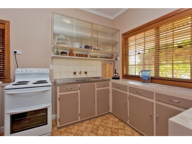 215 Andrews Street, East Albury NSW 2640