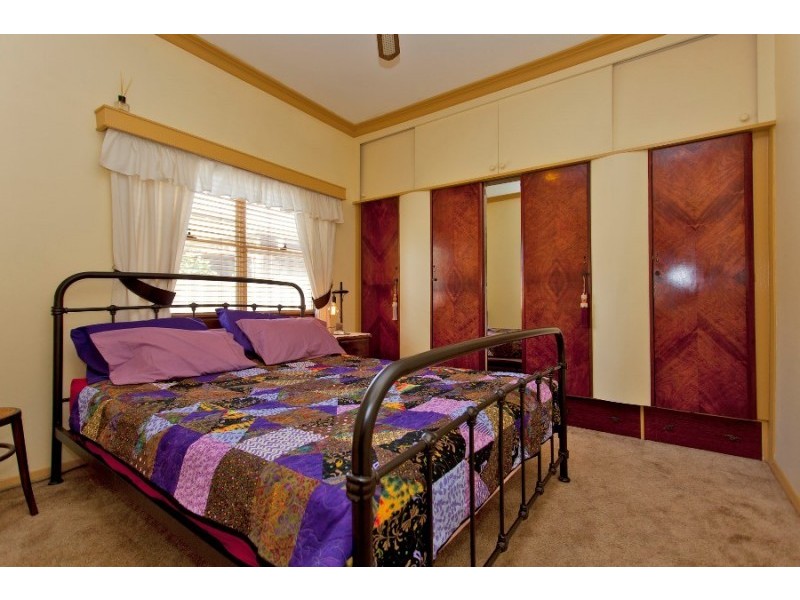 215 Andrews Street, East Albury NSW 2640