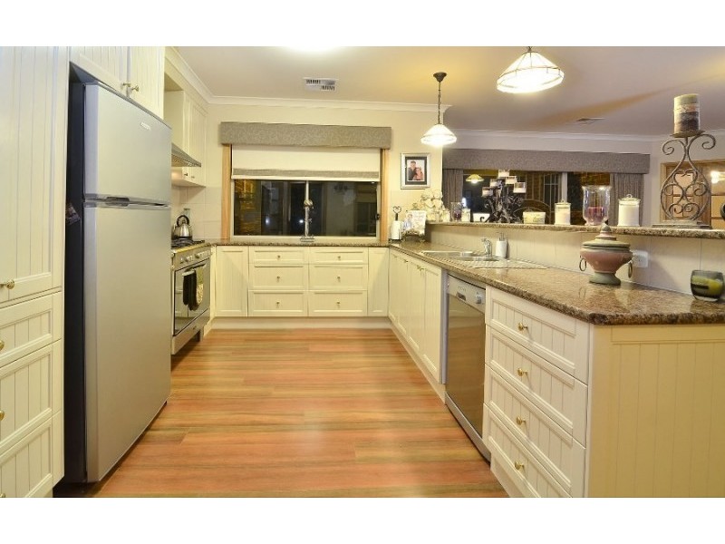 36 Whitton Drive, Thurgoona NSW 2640