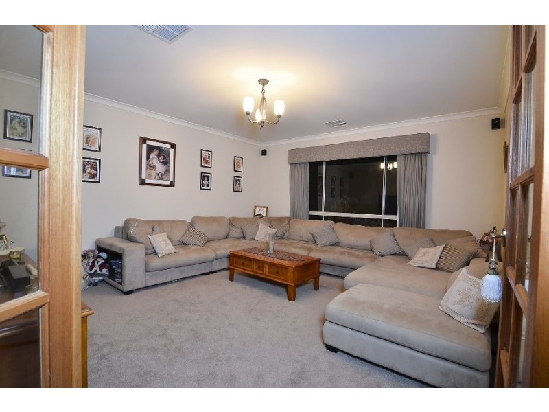 36 Whitton Drive, Thurgoona NSW 2640