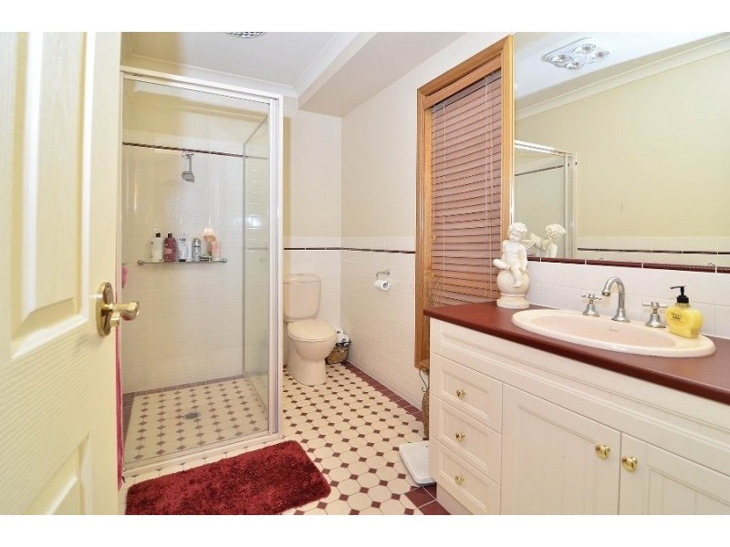 36 Whitton Drive, Thurgoona NSW 2640