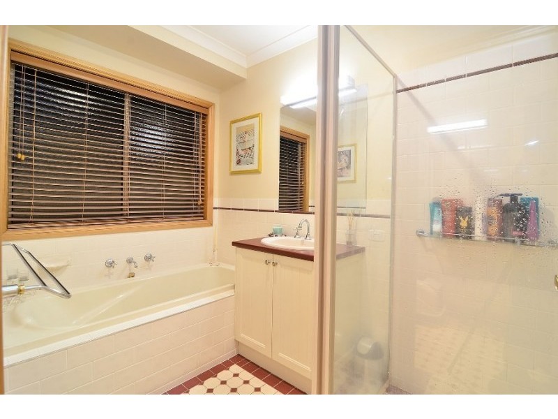 36 Whitton Drive, Thurgoona NSW 2640