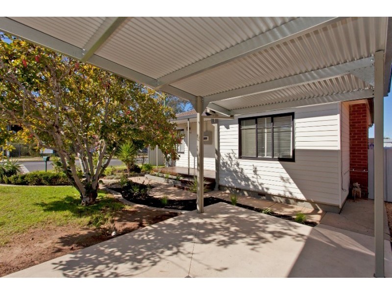 3/595 Kemp Street, Lavington NSW 2641