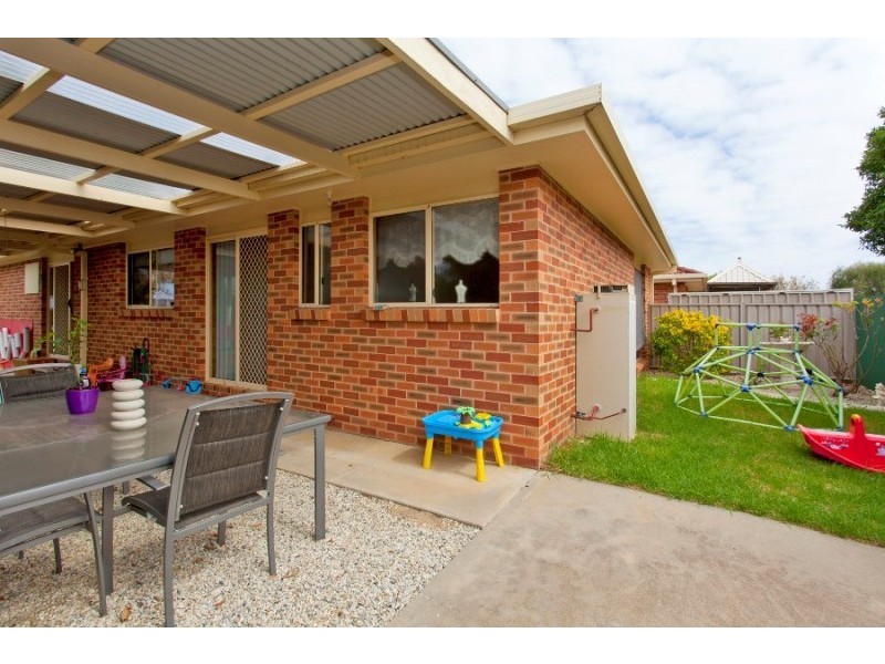2/412 Tumgarra Place, Lavington NSW 2641