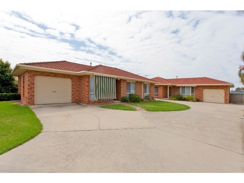 2/412 Tumgarra Place, Lavington NSW 2641