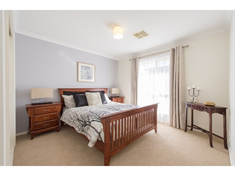 18 Firetail Street, Thurgoona NSW 2640