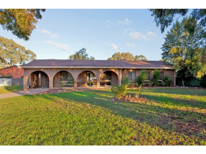 162 Hoddle Street, Howlong NSW 2643